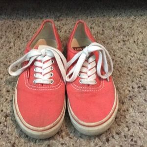 Levi’s lace up low top canvas shoes